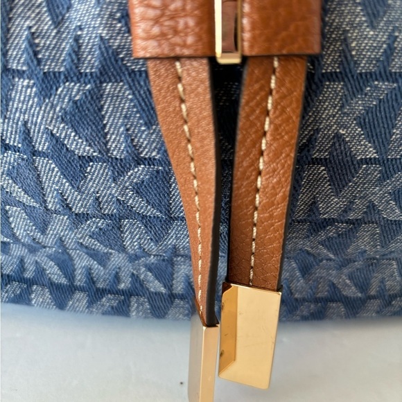 Michael Kors NWT Marina Signature Print Denim & Leather Drawstring Bucket Bag - Picture 10 of 13